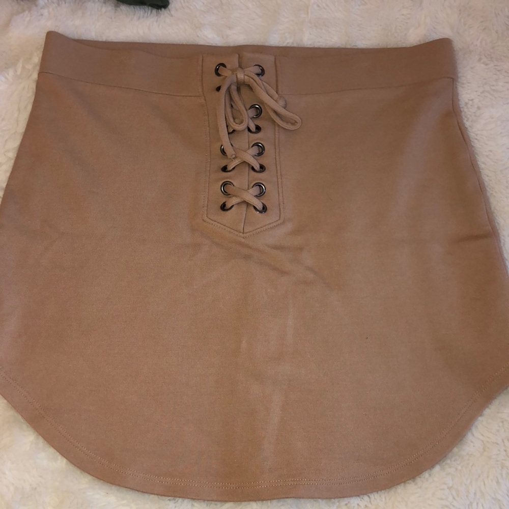 Skirt never worn !!